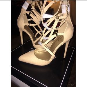 Brand new nude heels!